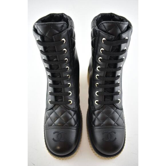 Chanel 20B Black Quilted CC Platform Combat Lace Up Ankle Short Moto Boot 37.5 - Picture 6 of 9